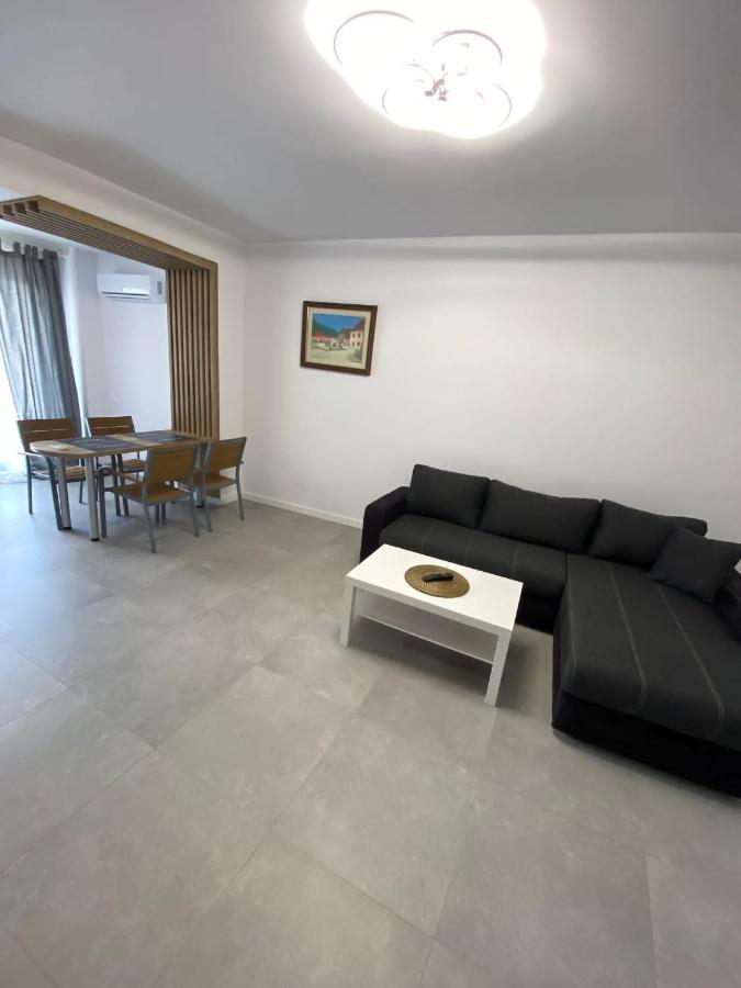 Catedral Apartment Bucharest Luaran gambar