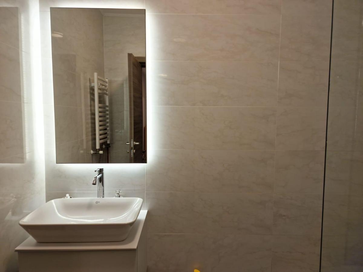 Catedral Apartment Bucharest Luaran gambar