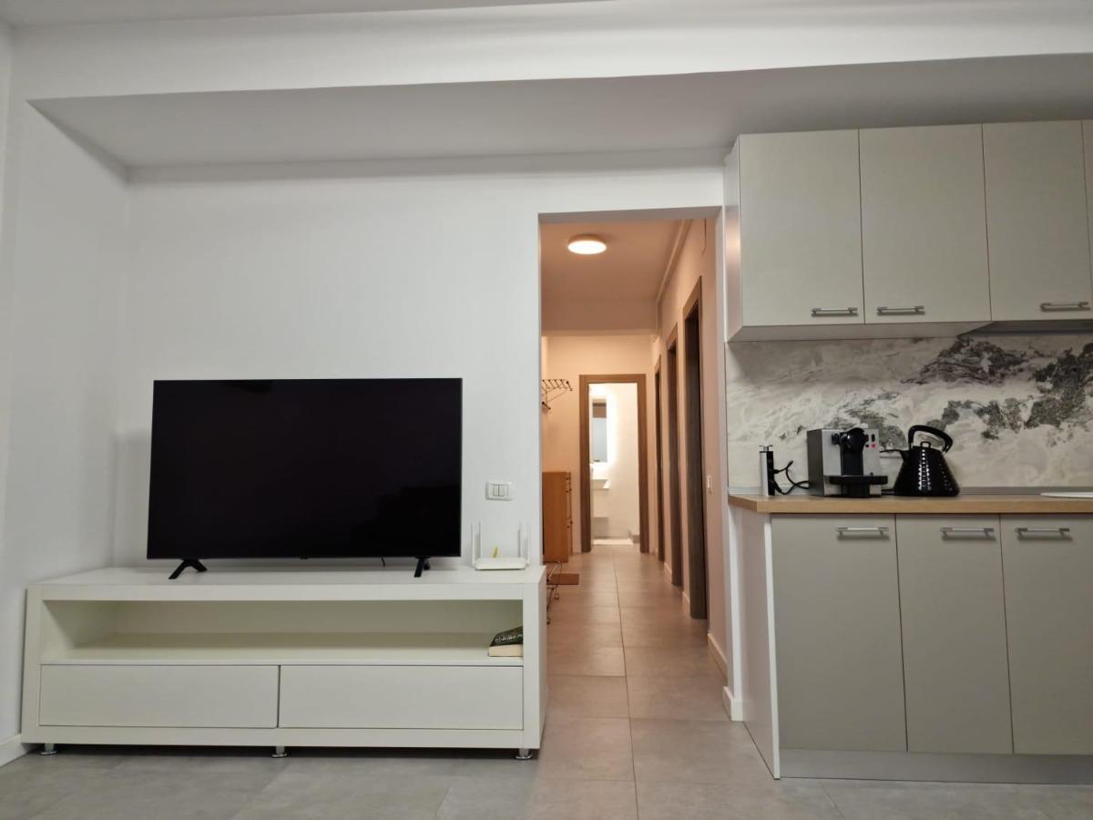 Catedral Apartment Bucharest Luaran gambar