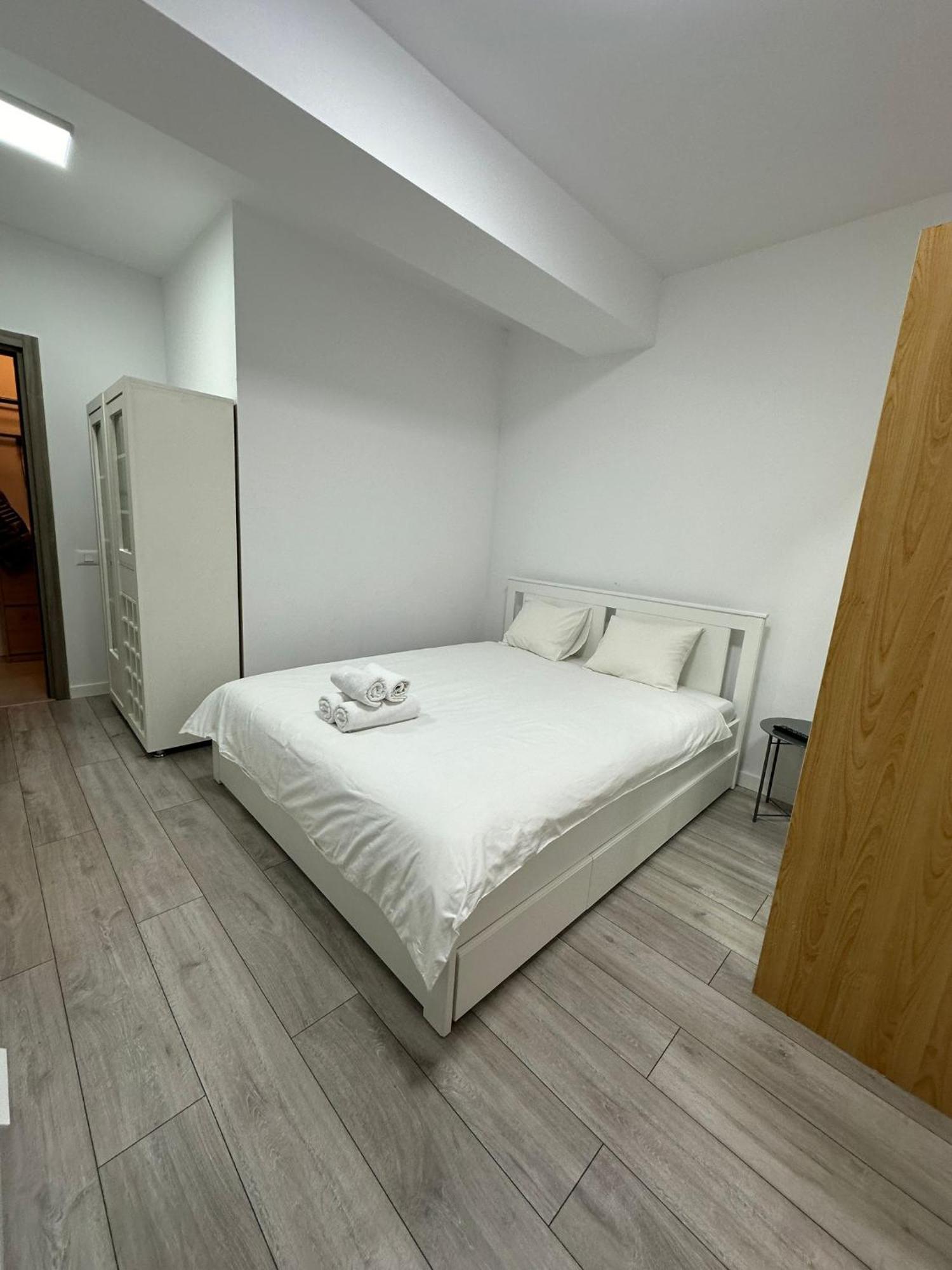 Catedral Apartment Bucharest Luaran gambar