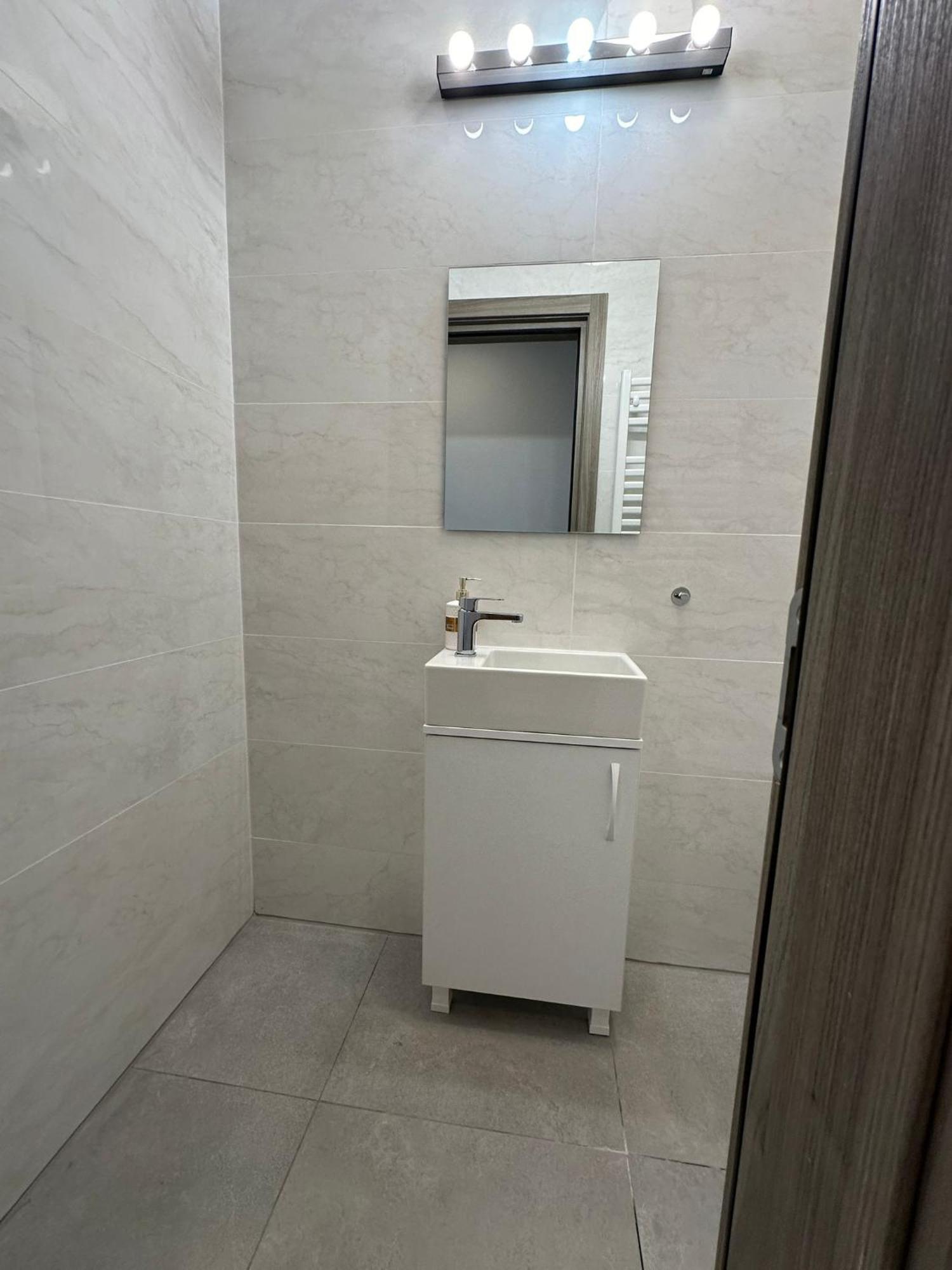 Catedral Apartment Bucharest Luaran gambar