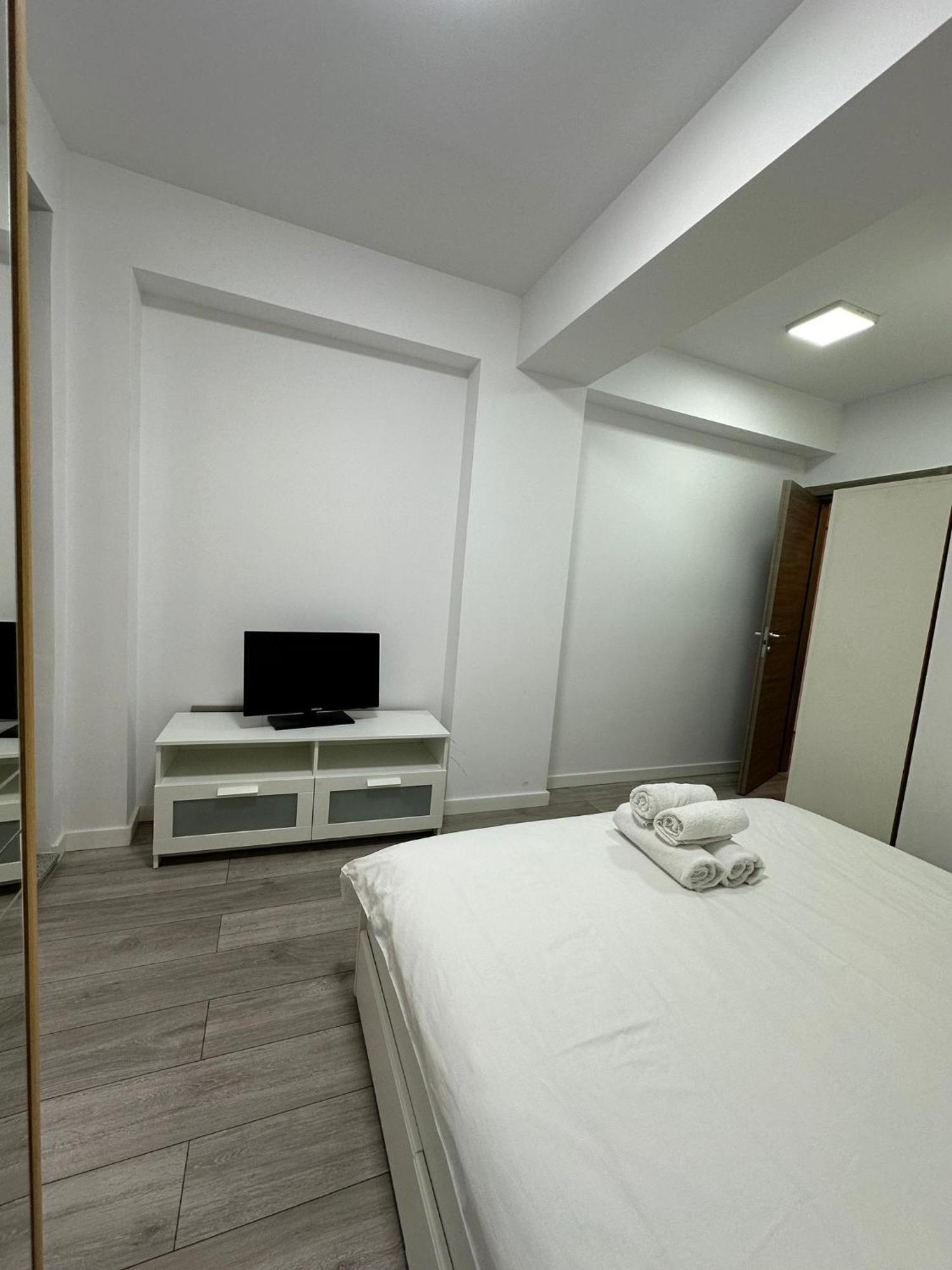 Catedral Apartment Bucharest Luaran gambar